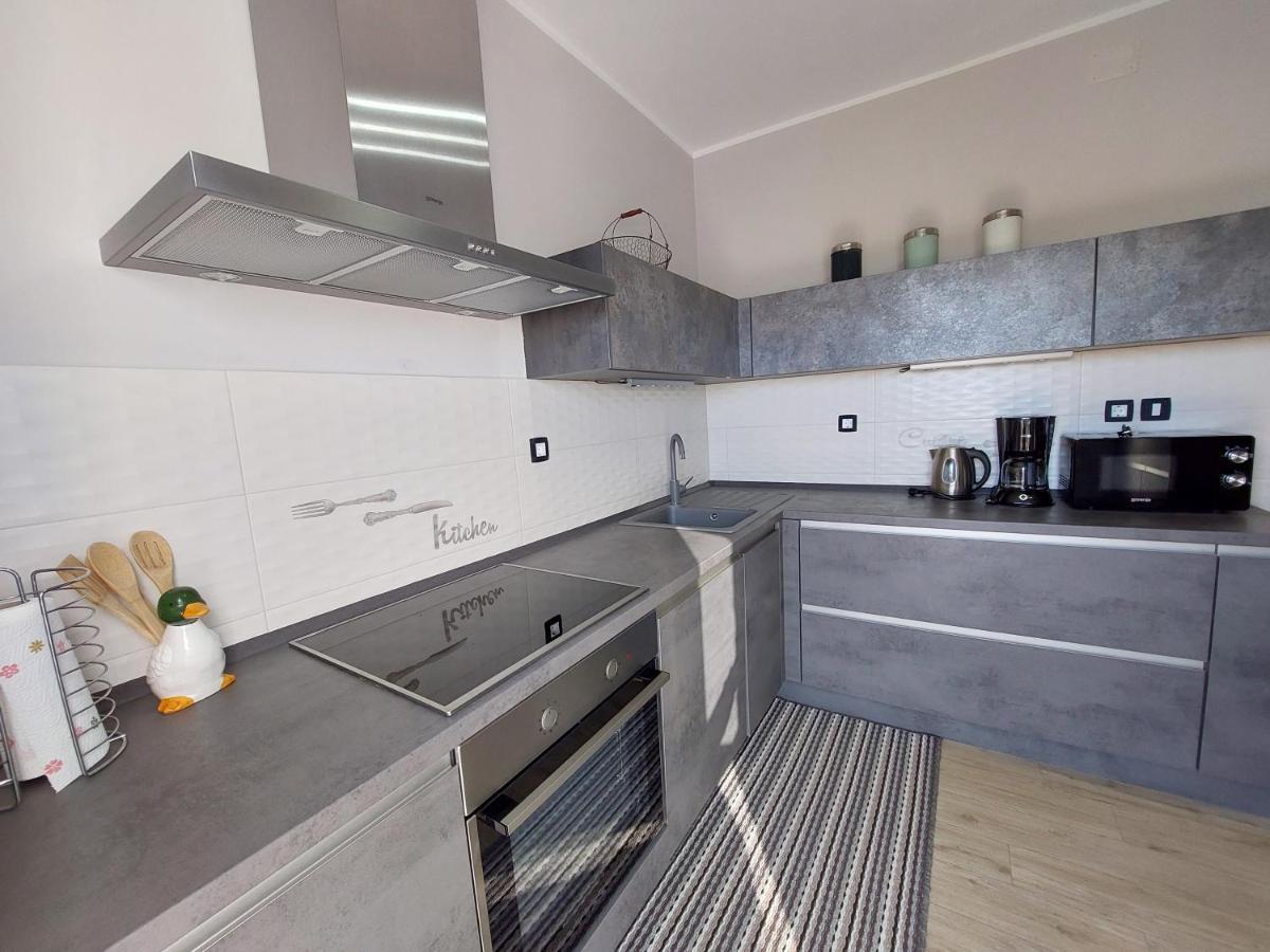 Family Apartment Cathy Galižana 外观 照片