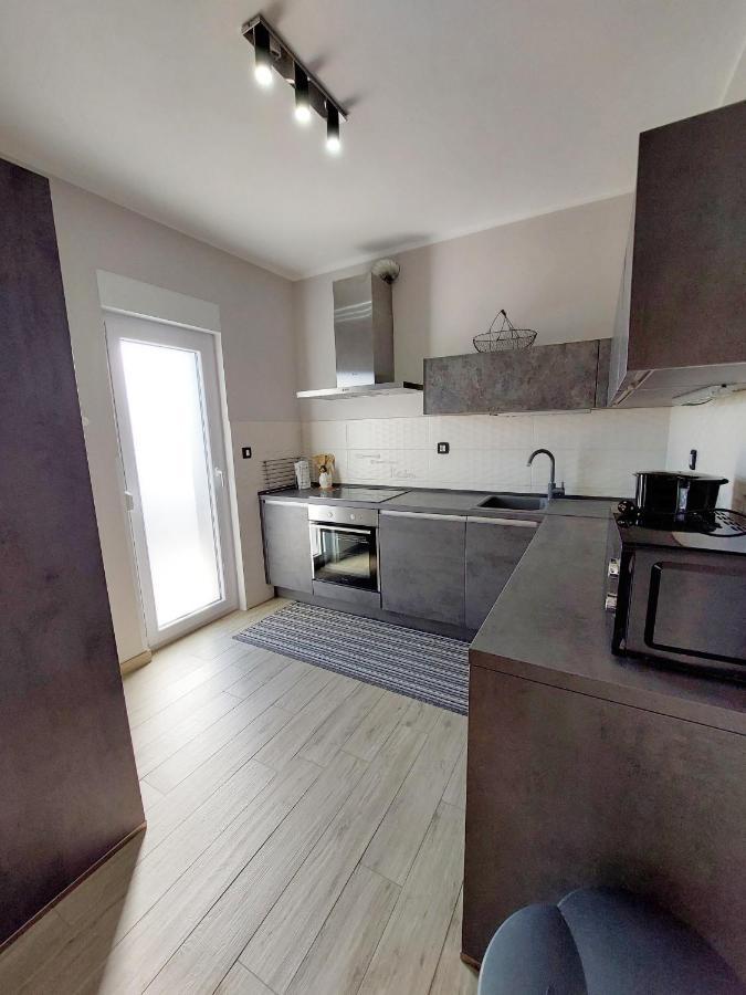 Family Apartment Cathy Galižana 外观 照片